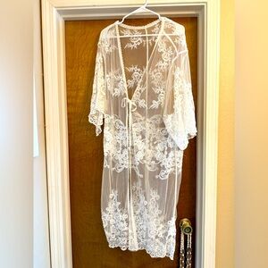 Elegant White Lace Kimono Robe